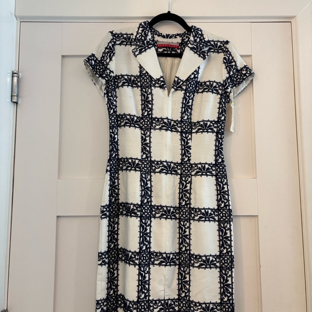 Chic Navy and White Patterned Midi Dress